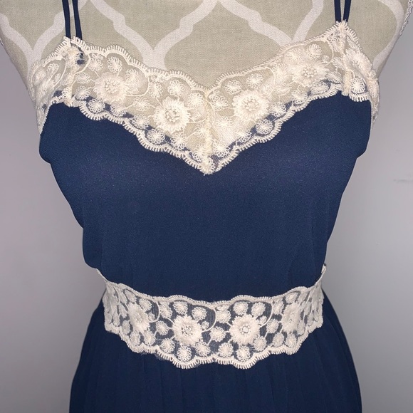 🆕 Altar’d State Maxi Dress with Lace Trim - Picture 3 of 7